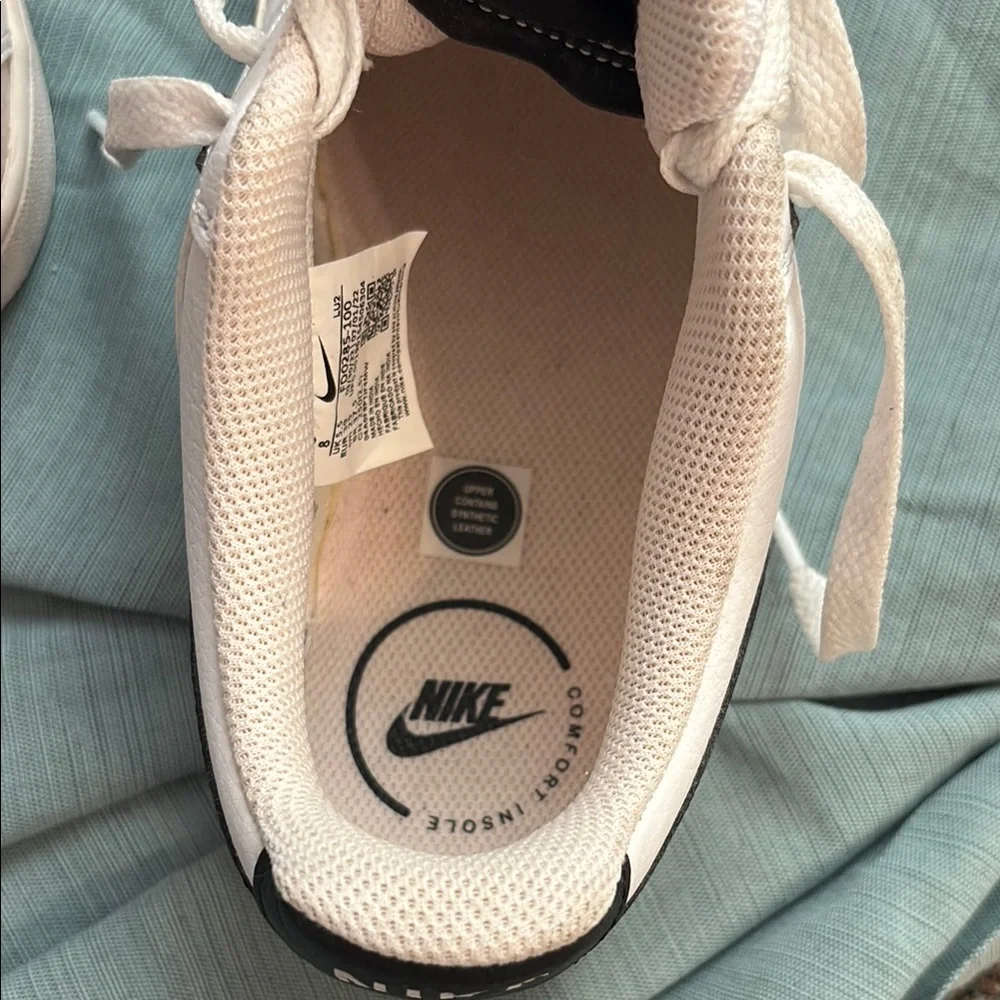 Nike White and Black Sneakers with peach/tan accents, size 8 - Picture 5 of 10